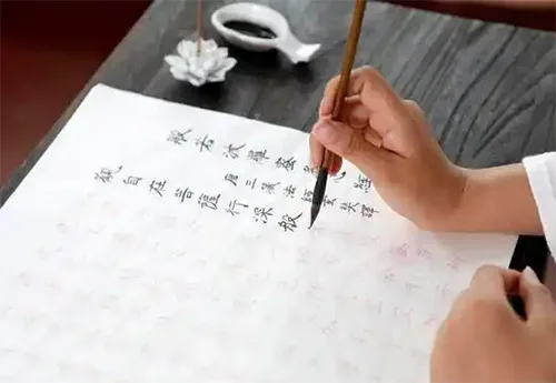 江湖体与传统书法的界限在哪里，江湖体是否有艺术价值?的配图5-墨韵书香